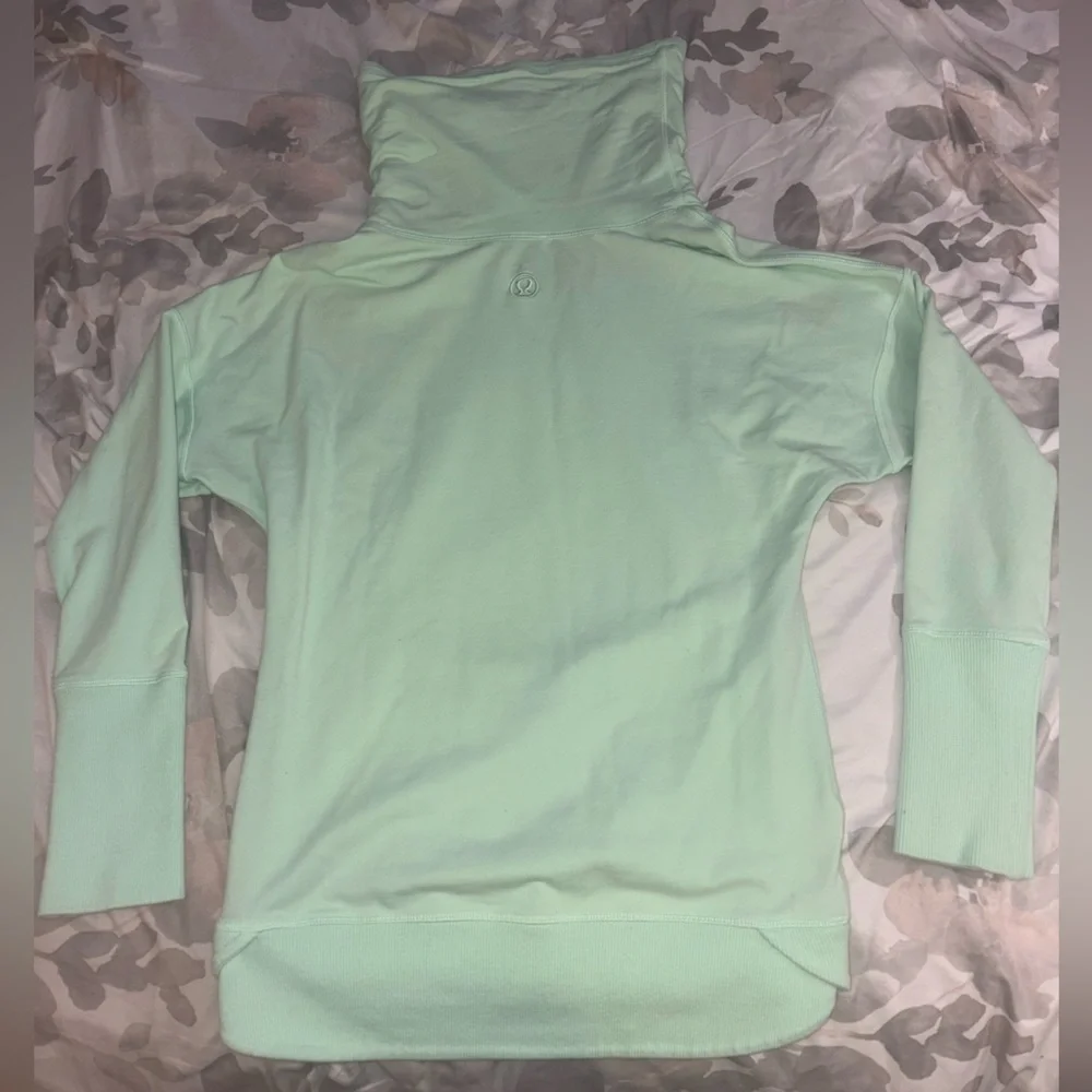 Lululemon Rest Day Pullover Mint Green Cowl Neck Sweatshirt Size 4